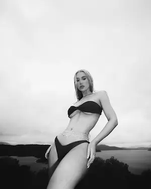 Iggy Azalea gallery image 3